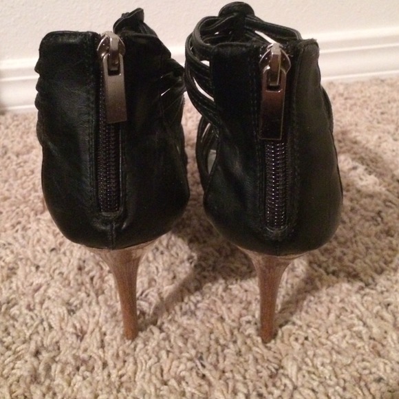 Black scrappy heels - Picture 3 of 4