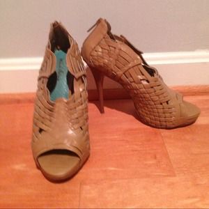Camel basket weave heels