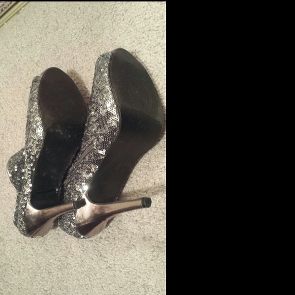 Sparkly stunning classy high heels - Picture 2 of 2