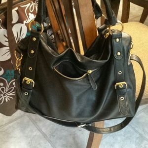 Medium sized handbag