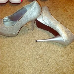 👠 Silver Heels 👠