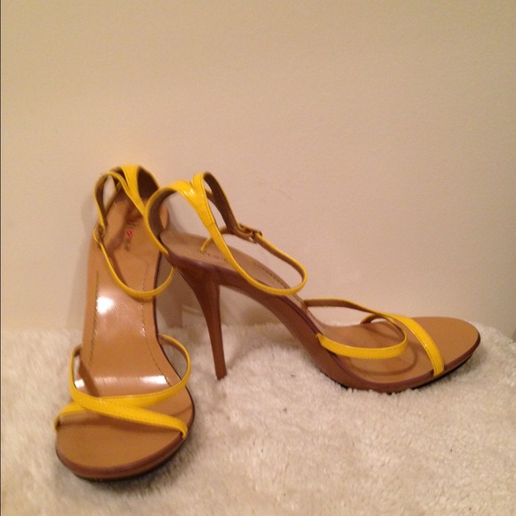 ✨Cute Heels✨ - Picture 2 of 2