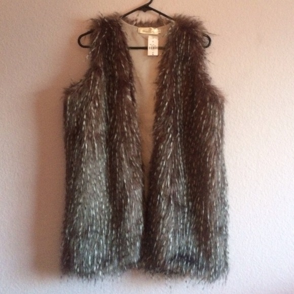 LF Outerwear - LF fur vest ✨ PM Editor Pick ✨