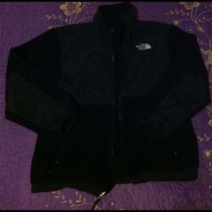 The NorthFace Girls Size Large Black Denali Jacket