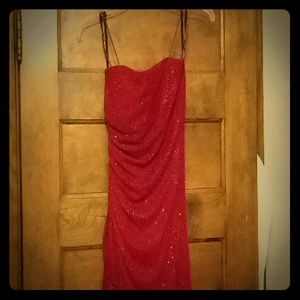 GORGEOUS Cherry red ruched dress