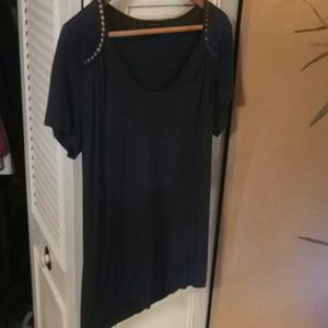 Top with metal shoulder details in bronze