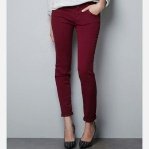 🎀 Host pick🌸🎉 Burgundy skinny jeans.