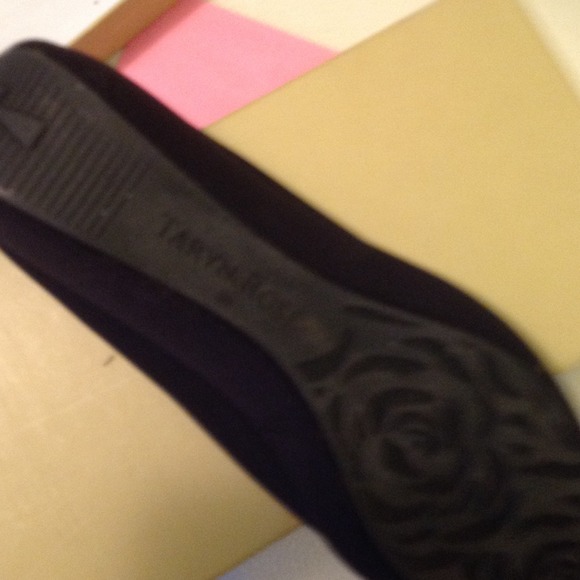 shoes - Picture 2 of 4