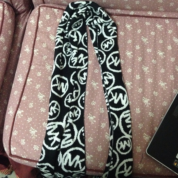Michael Kors scarf