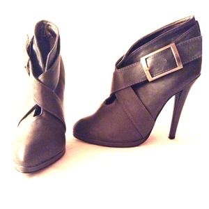 Sleek-stylish Booties!