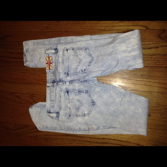 ❌SOLD❌Distressed jeans - Picture 3 of 4