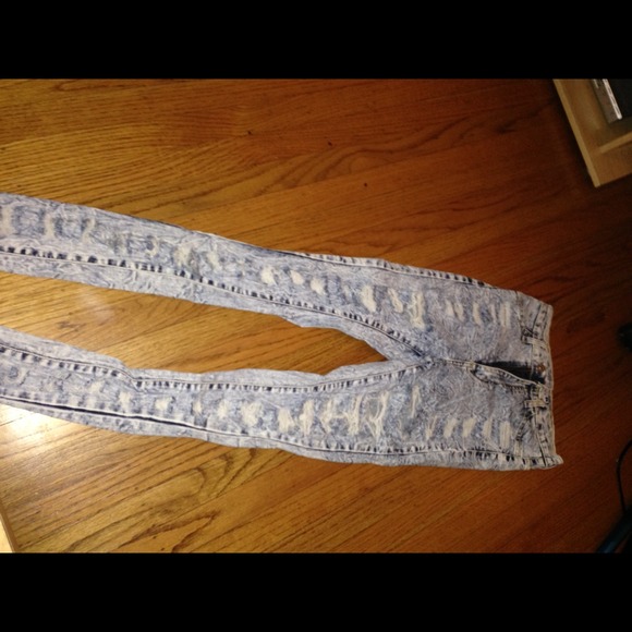 ❌SOLD❌ Distressed high waist jeans - Picture 3 of 4