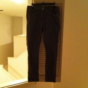 Stylish pants,slim leg