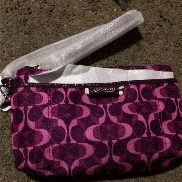 Large Coach Wristlet/Clutch