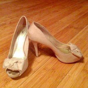 Peep for tan suede heels with bow