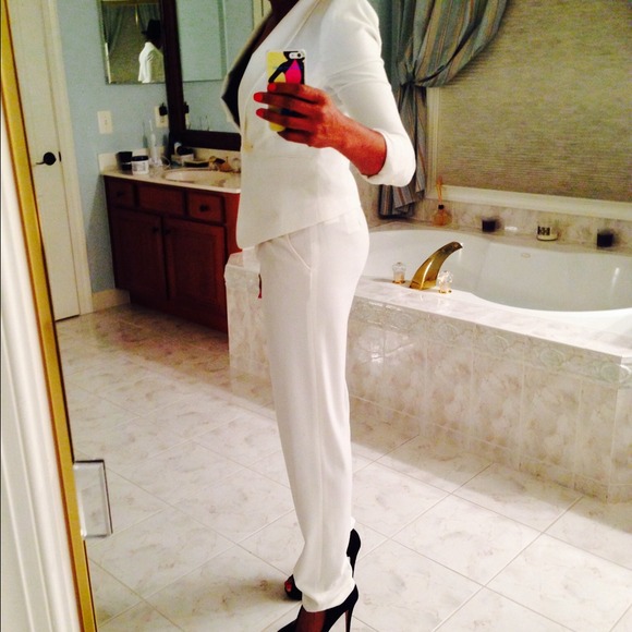 BCBG Ladies Pant Suit