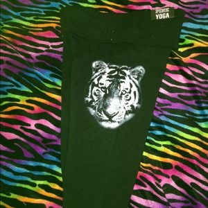 UNIQUE VICTORIA'S SECRET YOGA LEGGINGS