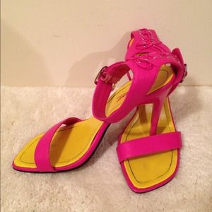 💕Hot Pink Heels💕