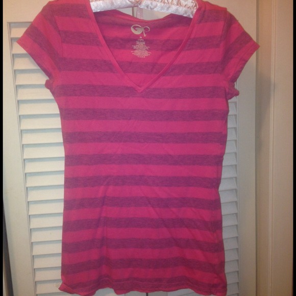 Pink/gray striped v-neck - Picture 1 of 1