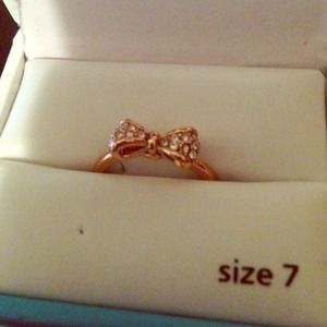 Gold bow ring