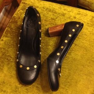 Tory Burch leather pumps NOT FOR SALE ANYMORE !!!