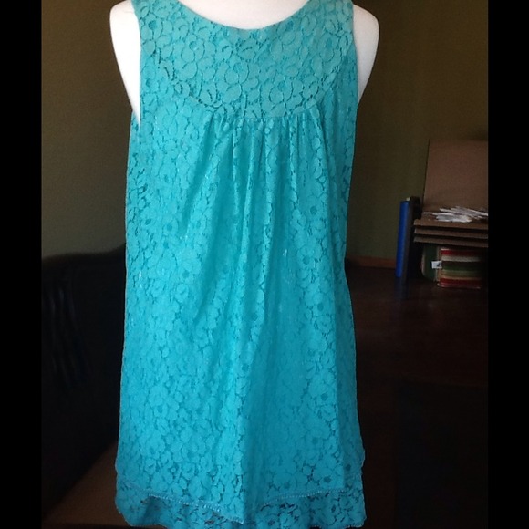 Top - Picture 2 of 3