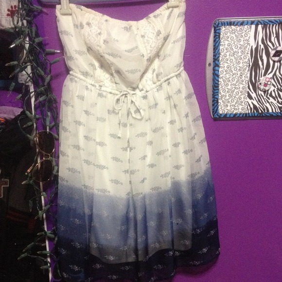 Strapless dress, barely worn. - Picture 1 of 2