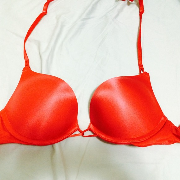 Victoria's Secret bombshell bra 32a