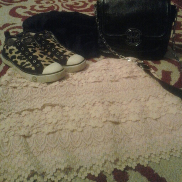 American Eagle pink mini skirt