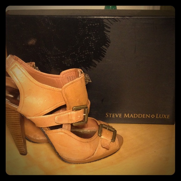 Steve Madden Luxe strap cognac slingback sz 5.5