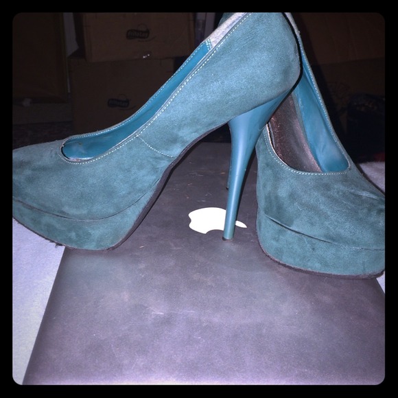 Teal pumps