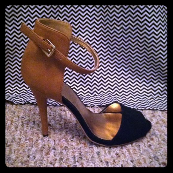 Shoes - Brown and black heels!
