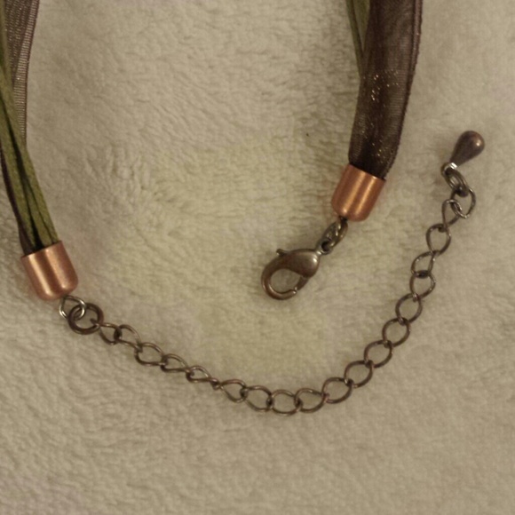 Vintage style butterfly necklace - Picture 4 of 4