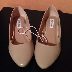 Steve Madden Nude Flats