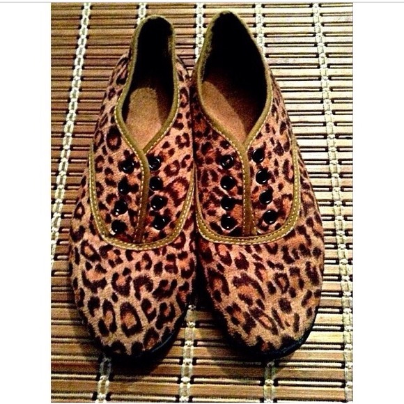 Cheetah print shoes| vans look-a-like