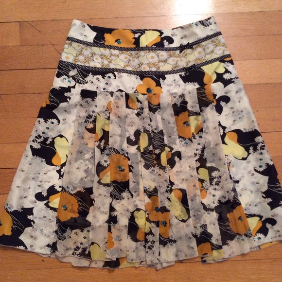 Price reduction! Paris vintage pleated skirt.
