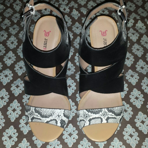 **SOLD 🎉🎊 JUST FAB HEELS