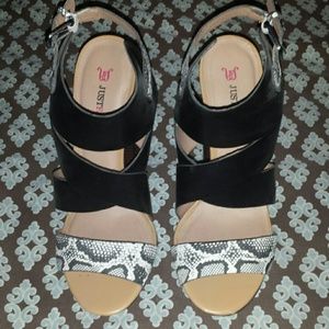 **SOLD 🎉🎊 JUST FAB HEELS