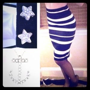 BUNDLE B&W skirt & star earrings & anchor necklace