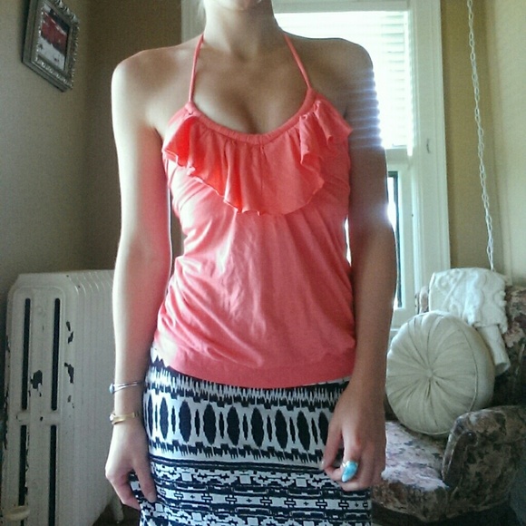 💥CLEARANCE💥Coral Halter Top - Picture 2 of 4