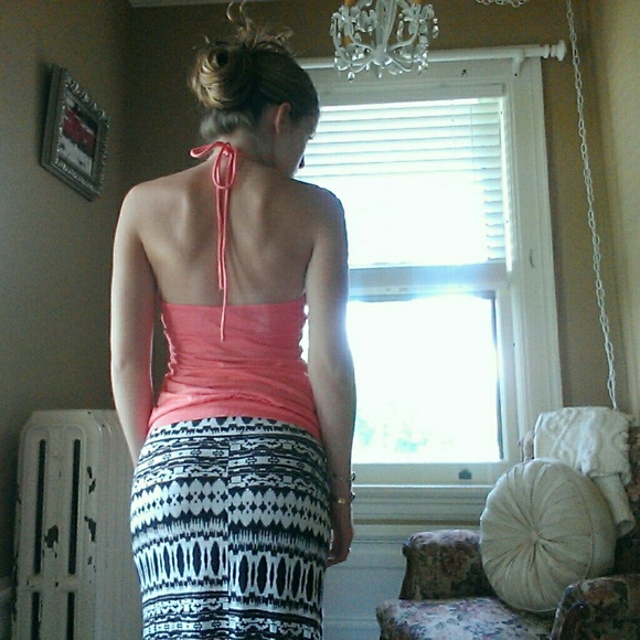 💥CLEARANCE💥Coral Halter Top - Picture 4 of 4