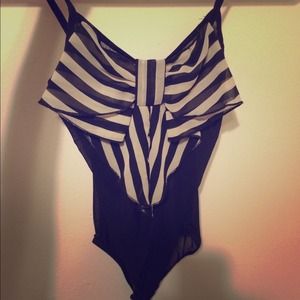 body suite shirt with bow<3