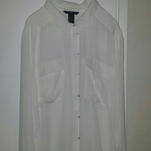 Long sleeve hm butypn down with silver buttons