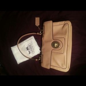 SOLD **HP 4/1** Coach Peyton Camel Leather Handbag
