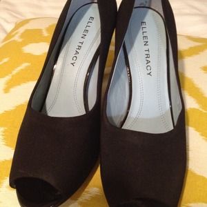 Ellen Tracy "Jonah" Peep Toe Pumps w Patent Heel