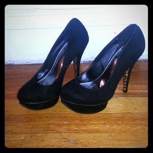 High heel black faux suede shoes