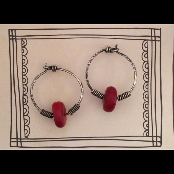 Earring - Picture 1 of 1