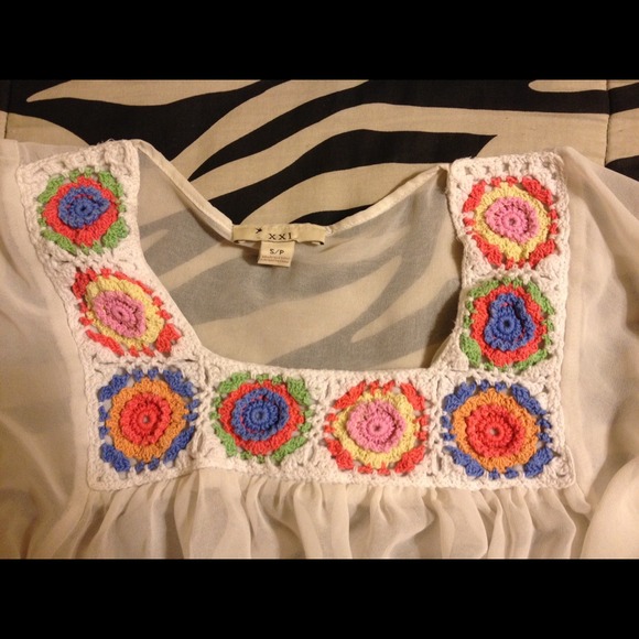 Flowy flower crochet shirt