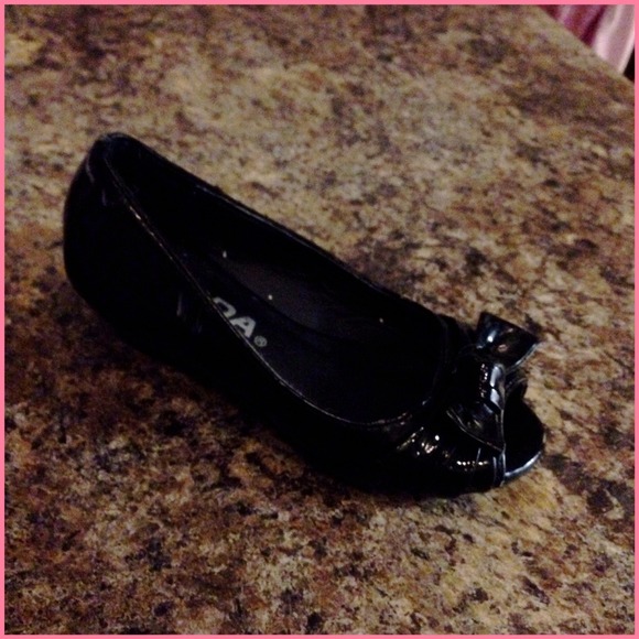 Soda / the other Unknown Other - Toddler shoes size 5