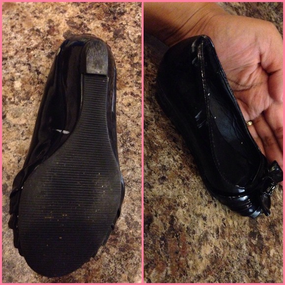 Toddler shoes size 5 - Picture 2 of 2